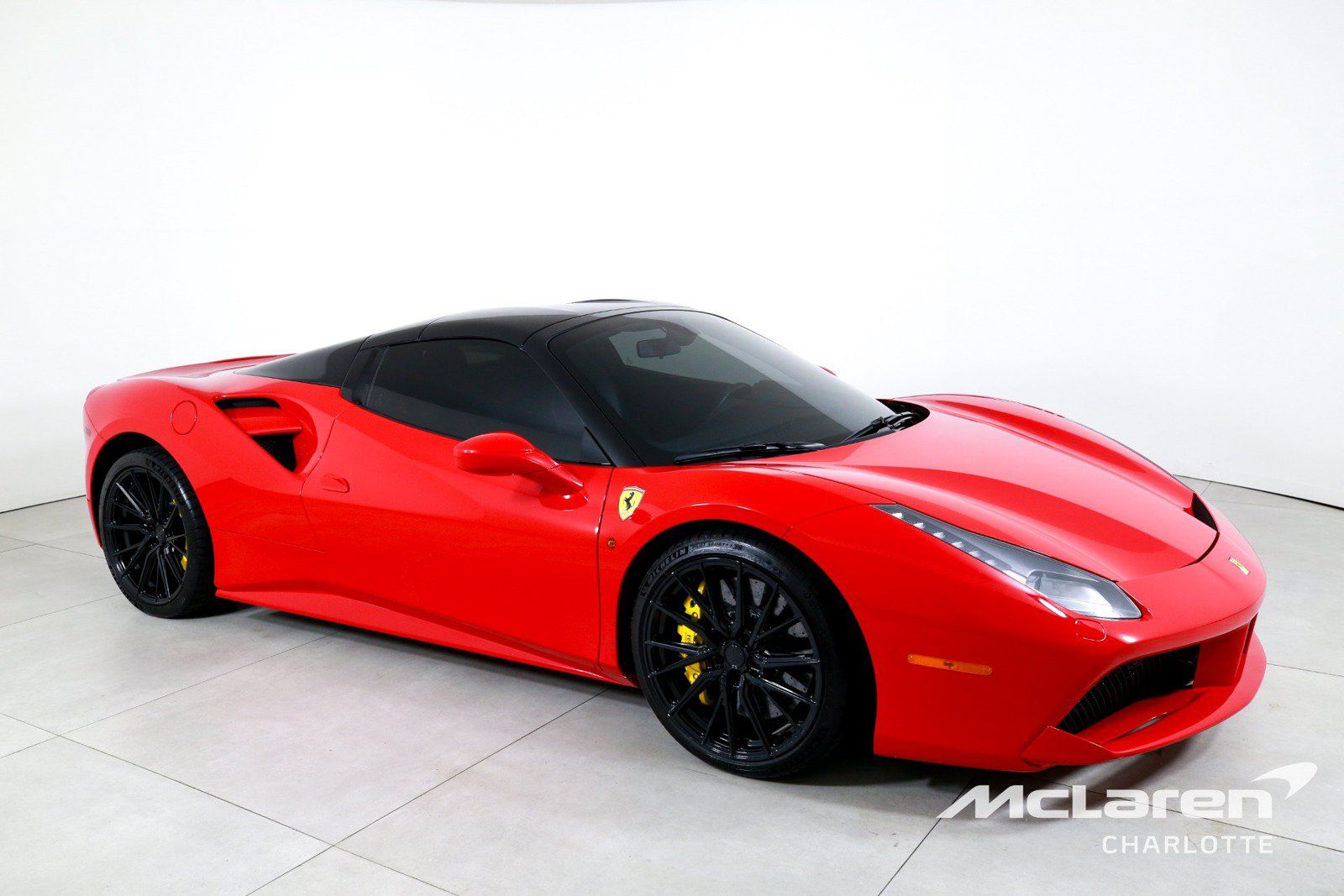 Used 2018 Ferrari 488 Spider RWD image 3