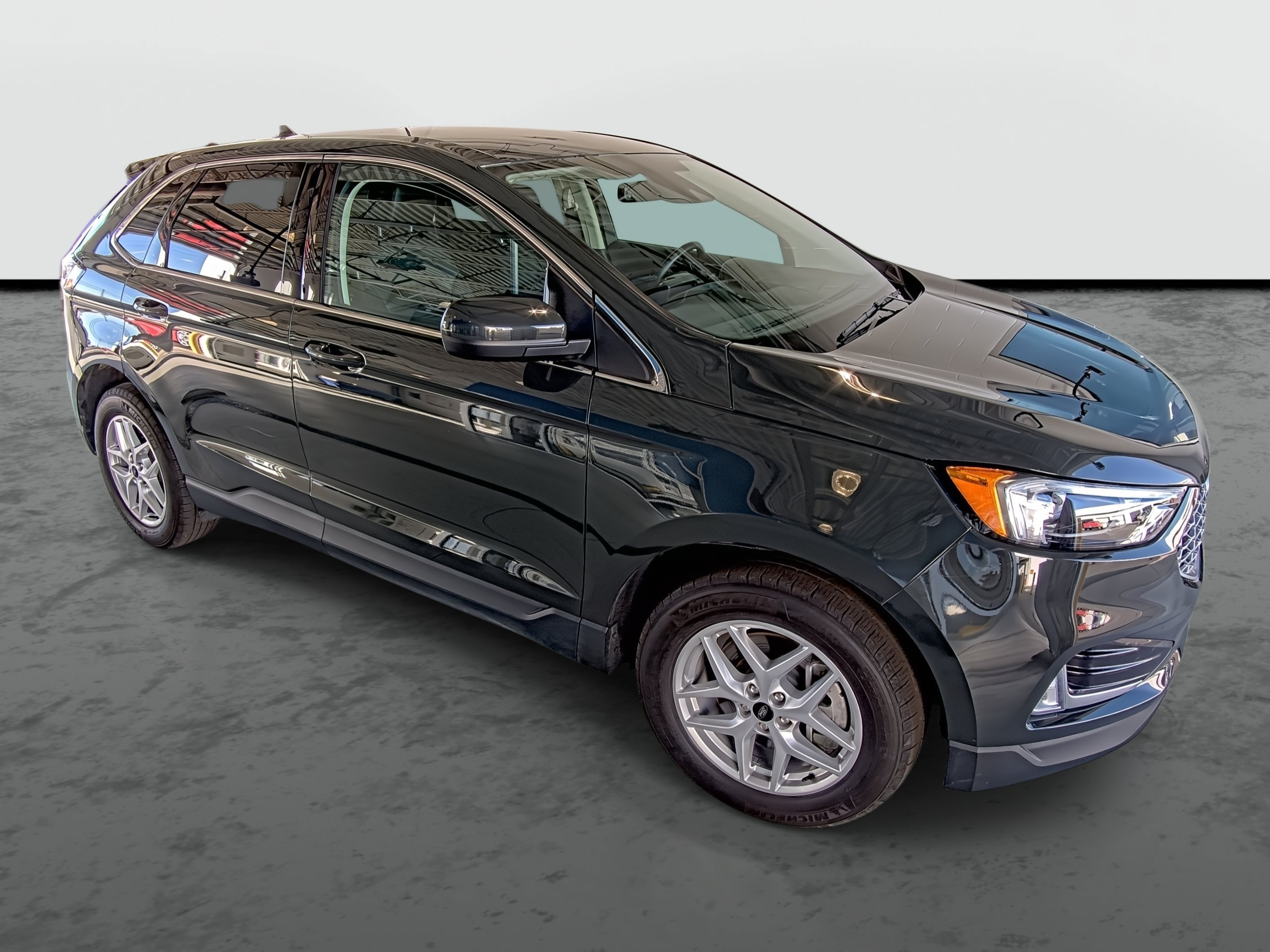 Used 2024 Ford Edge SEL w/ Convenience Package AWD/4WD image 4
