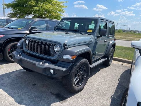 Used 2026 Jeep Wrangler Sport AWD/4WD image 3