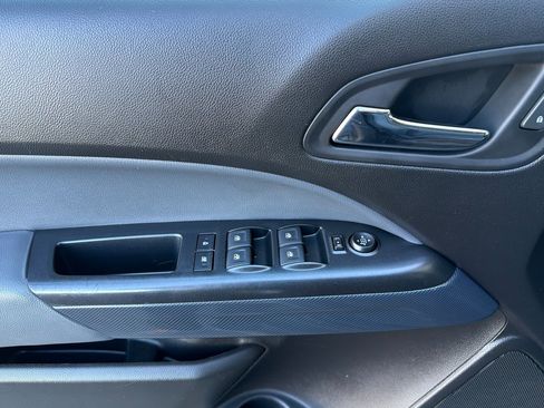 Used 2017 Chevrolet Colorado Z71 image 11