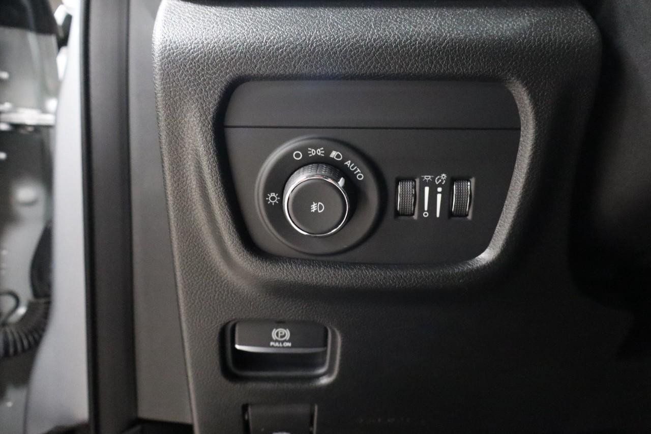 Used 2021 Jeep Grand Cherokee L Limited AWD/4WD image 13