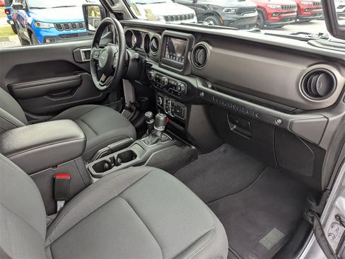 Used 2021 Jeep Wrangler Unlimited Sport image 35