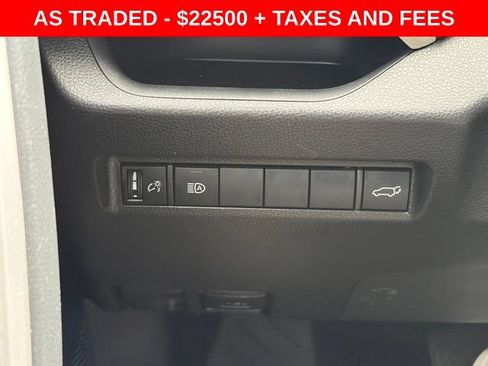 Used 2019 Toyota RAV4 XLE Premium FWD image 20
