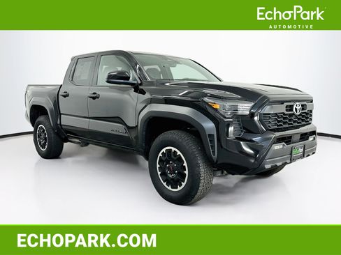 Used 2025 Toyota Tacoma TRD Off-Road AWD/4WD image 1