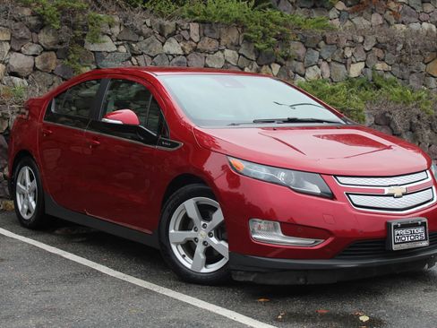 Used 2014 Chevrolet Volt Premium w/ Premium Trim Package image 4