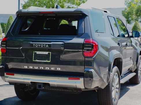 Used 2025 Toyota 4Runner Limited AWD/4WD image 7