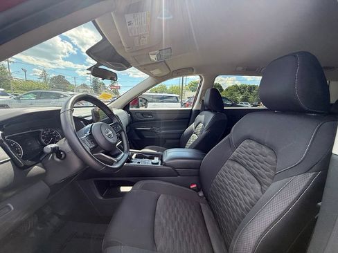 Used 2023 Nissan Pathfinder SV AWD/4WD image 22
