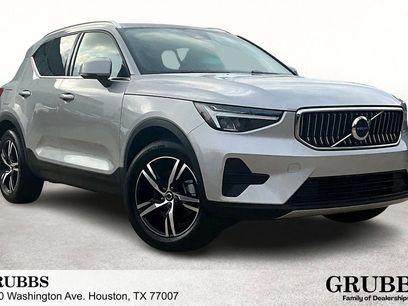 Certified 2025 Volvo XC40 B5 Core