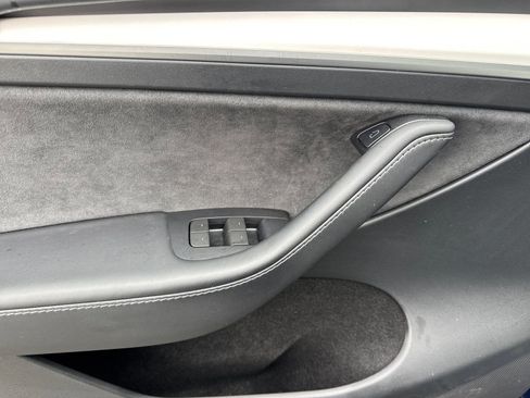 Used 2024 Tesla Model Y Long Range image 11