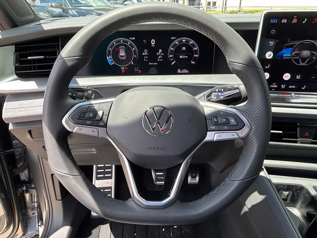 New 2026 Volkswagen Tiguan SE R-Line FWD image 19