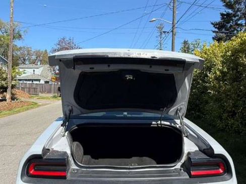 Used 2021 Dodge Challenger SXT RWD image 10