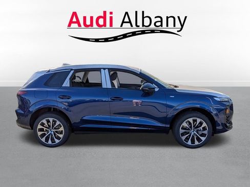 New 2026 Audi Q3 quattro 2.0T AWD/4WD image 3
