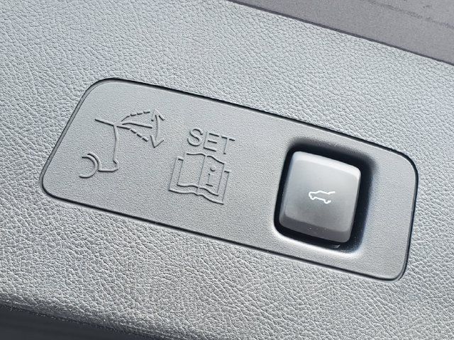 Used 2022 Lincoln Corsair AWD w/ Premium Package image 32