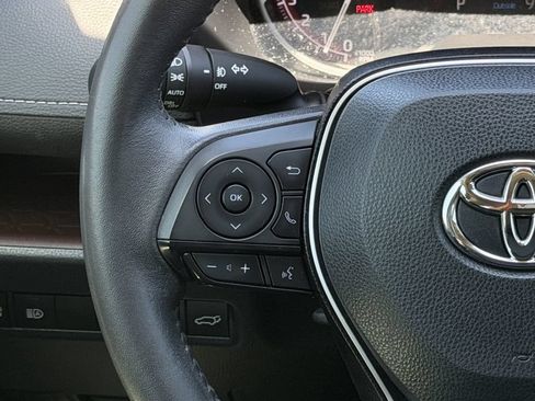 Used 2022 Toyota RAV4 Limited FWD image 15