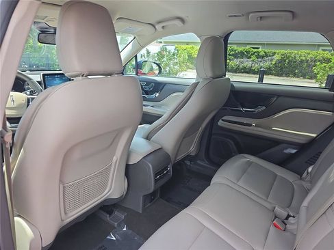 Used 2022 Lincoln Corsair FWD image 12