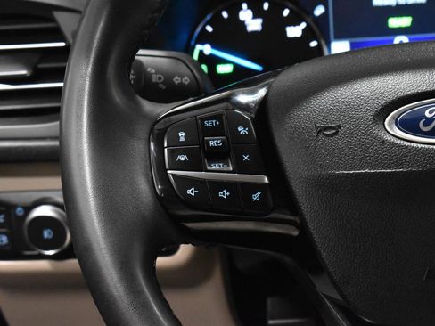 Used 2021 Ford Escape SEL w/ Class II Trailer Tow Package image 9