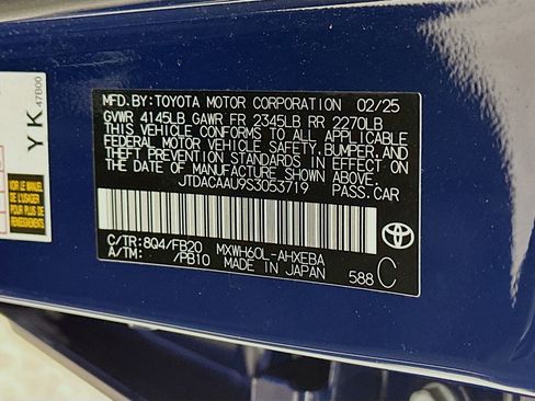 Used 2025 Toyota Prius LE image 12