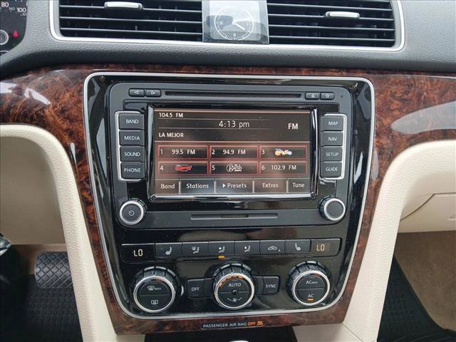 Used 2012 Volkswagen Passat 2.5 SEL FWD image 15