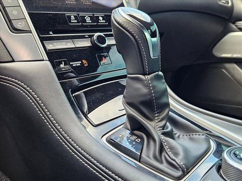 Used 2019 INFINITI Q60 3.0t Luxe w/ Essential Package AWD/4WD image 12