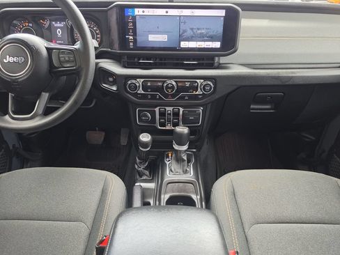 Used 2024 Jeep Gladiator Sport AWD/4WD image 13