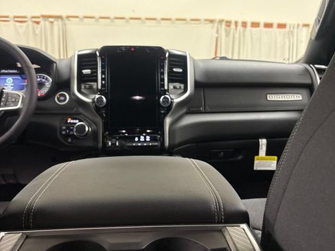 New 2026 RAM 1500 4x4 Crew Cab image 18