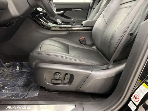 Used 2025 Land Rover Range Rover Evoque Dynamic SE AWD/4WD image 5