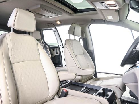 Used 2022 Honda Odyssey Elite image 22