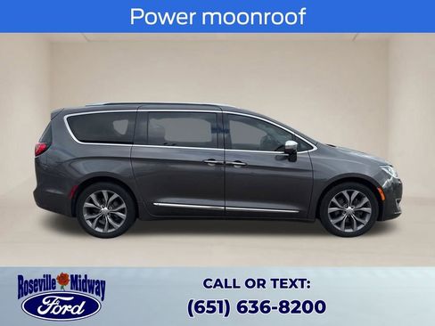 Used 2018 Chrysler Pacifica Limited w/ Tire & Wheel Group image 11