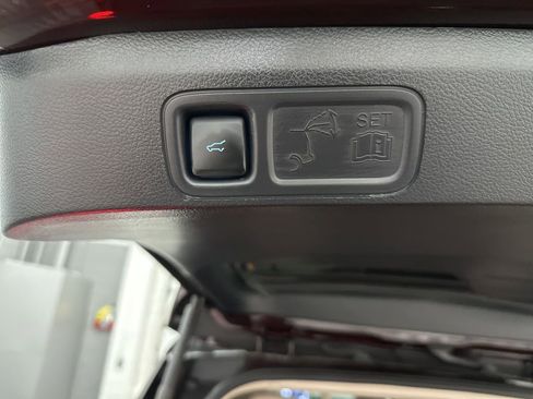 Used 2024 Ford Expedition Limited image 36