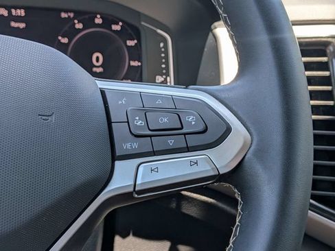 Certified 2023 Volkswagen Atlas SE w/ Black Wheel Package FWD image 29