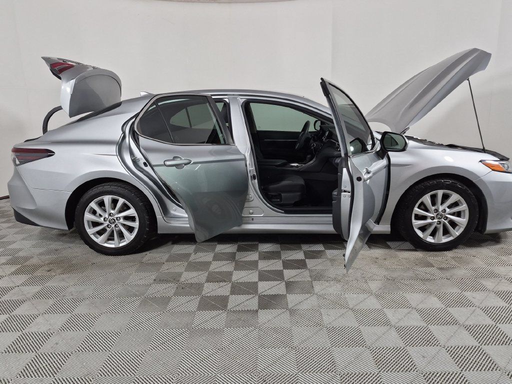 Used 2021 Toyota Camry LE FWD image 9