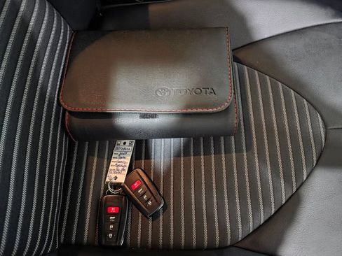 Used 2024 Toyota Camry SE w/ Convenience Package FWD image 9