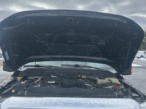 Used 2014 Ford F450 Platinum w/ FX4 Off Road Package image 9