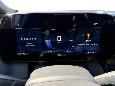 Used 2024 Chevrolet Equinox EV LT FWD image 11