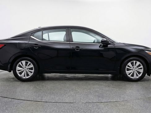Used 2025 Nissan Sentra S FWD image 11