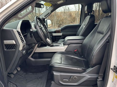 Used 2016 Ford F150 Lariat image 9