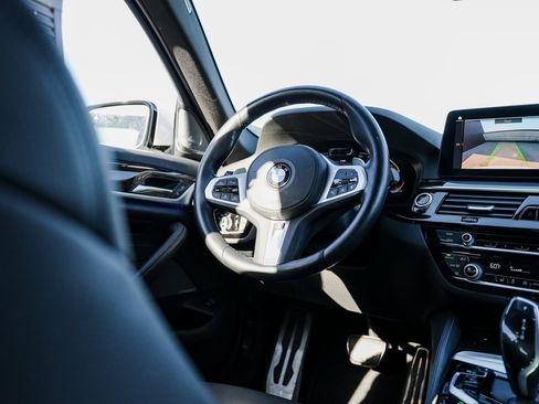 Used 2021 BMW 540i w/ M Sport Package image 27