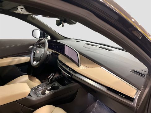 Used 2024 Cadillac XT4 Premium Luxury w/ Cold Weather Package image 31