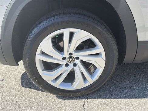 Used 2021 Volkswagen Atlas SE image 17