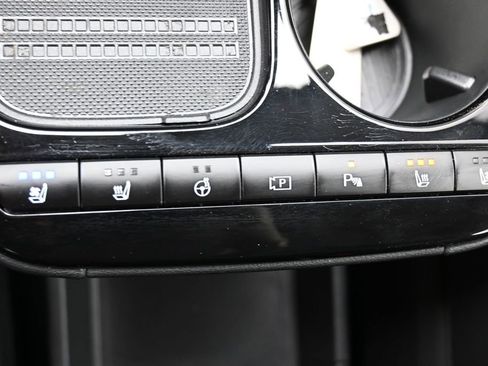 Used 2025 Hyundai Ioniq 5 Limited image 31