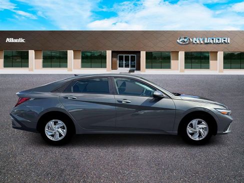 New 2026 Hyundai Elantra SE w/ Cargo Package image 9