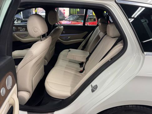 Used 2017 Mercedes-Benz E 400 4MATIC Wagon image 13