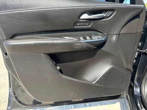 Used 2024 Cadillac XT4 Sport w/ Cold Weather Package FWD image 18