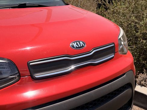 Used 2019 Kia Soul FWD image 4