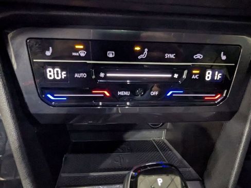 Used 2024 Volkswagen Tiguan SE R-Line image 24