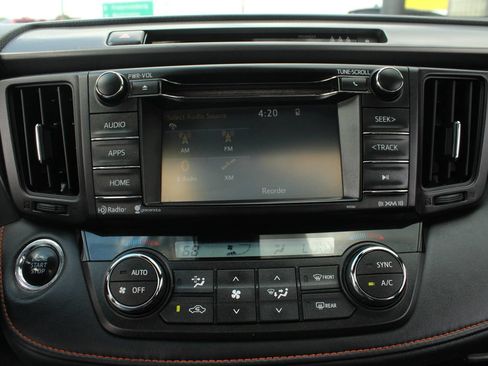 Used 2017 Toyota RAV4 SE AWD/4WD image 29