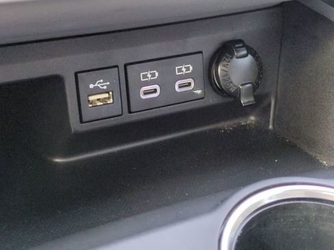 Certified 2023 Toyota Highlander XLE image 23