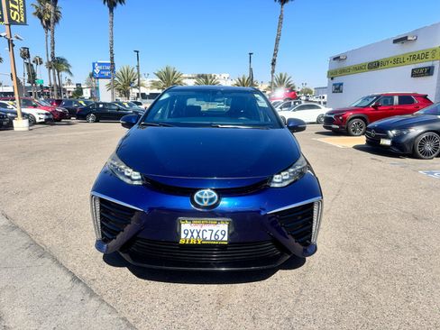 Used 2017 Toyota Mirai FWD image 2