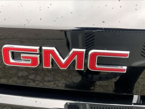 Used 2026 GMC Terrain Denali image 9