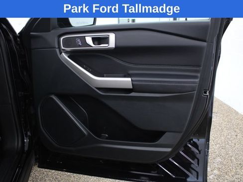 Used 2023 Ford Explorer XLT AWD/4WD image 21